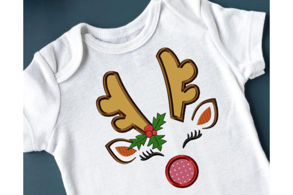 Christmas Reindeer with Holly: A Craft Fair Review